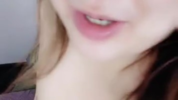 MILF Bohay Ngangkang Omek Becek